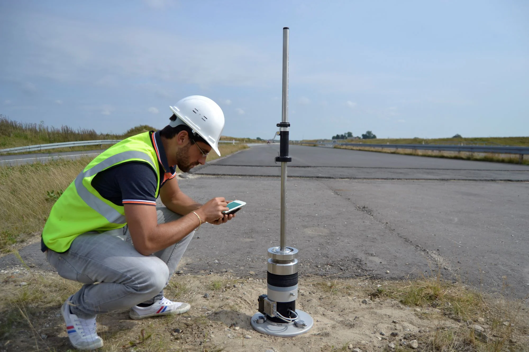 Light Weight Deflectometer (LWD) Light Weight Deflectometer (LWD)